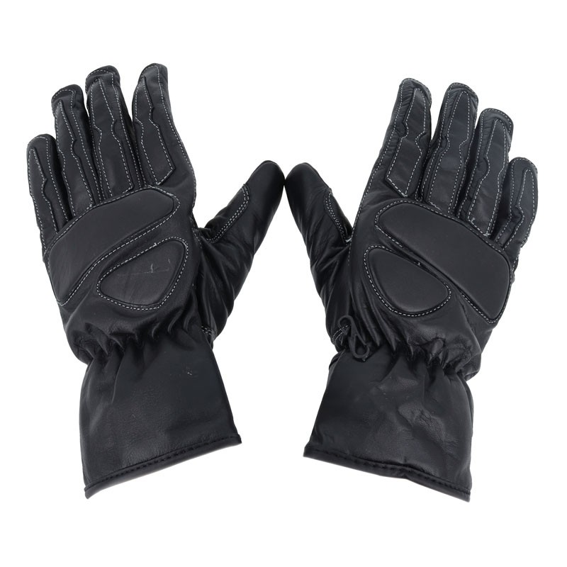 Gloves / Clothes – Warm gloves and clothes for on the moped